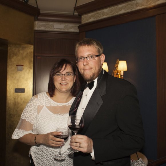 Meet your Poshers Brad and Heather - Picture 3 of 14